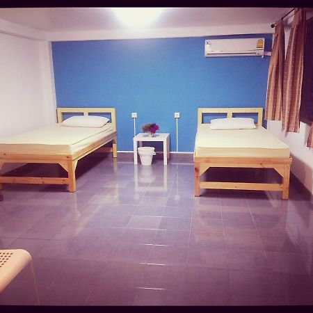 Tree Hostel Bangkok Dış mekan fotoğraf