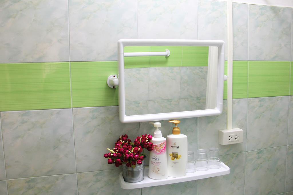 Tree Hostel Bangkok Dış mekan fotoğraf