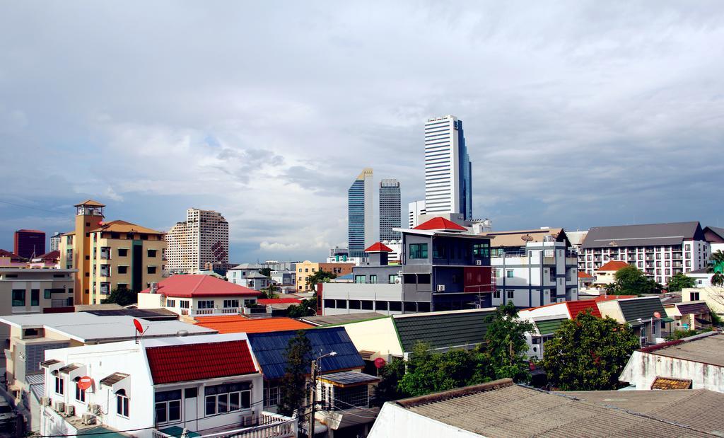 Tree Hostel Bangkok Dış mekan fotoğraf
