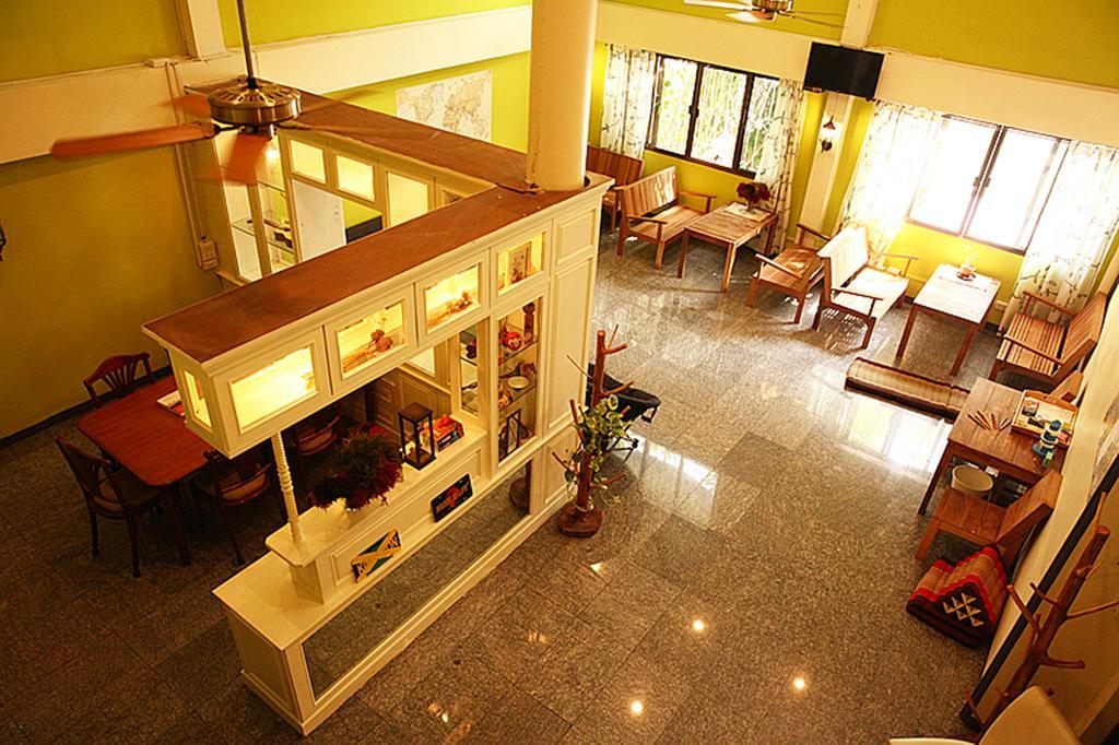 Tree Hostel Bangkok Dış mekan fotoğraf